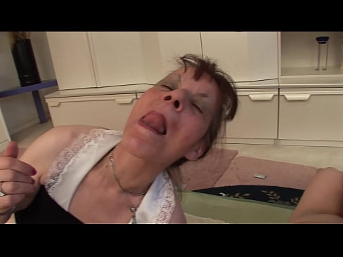 ❤️ Twee oma's en een opa hebben een triootje Anal porno at us ️❤