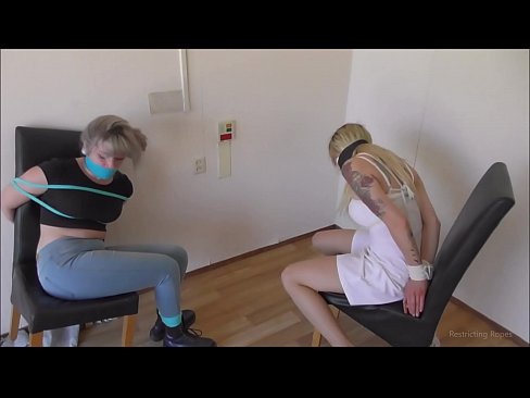 ❤️ Verslaafd / vastgebonden en de mond gesnoerd / jonkvrouw in nood Anal porno at us ️❤