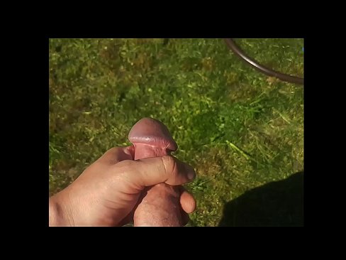 ❤️ Hete hottie laat zich in haar roze kutje neuken en spuitend klaarkomen in een zomerse tuin Anal porno at us ️❤
