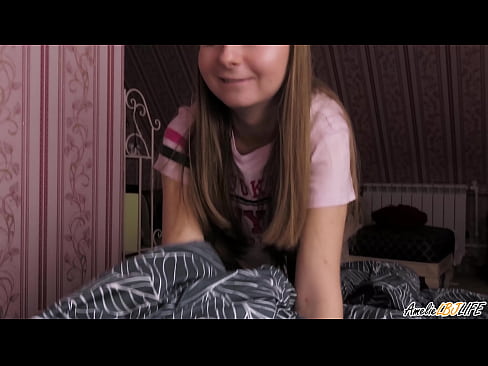 ❤️ Blondie zuigt haar BFF's diep en krijgt Cum in haar mond Anal porno at us ️❤