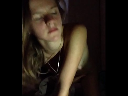 ❤️ Een meisje masturbeert en komt klaar Anal porno at us ️❤