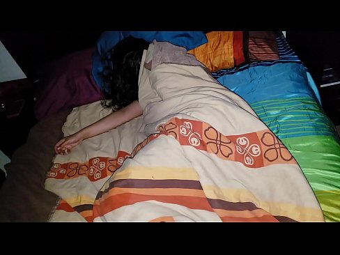 ❤️ Stiefzoon die zijn jonge stiefmoeder berispt terwijl ze slaapt. Anal porno at us ️❤