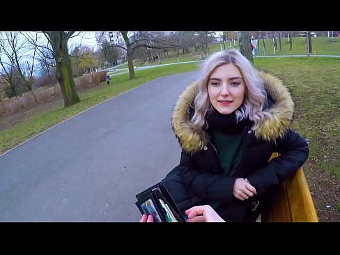 ❤️ Slikt het hete sperma van een vreemde voor geld - blowjob in het park door Eva Elfie Anal porno at us ️❤